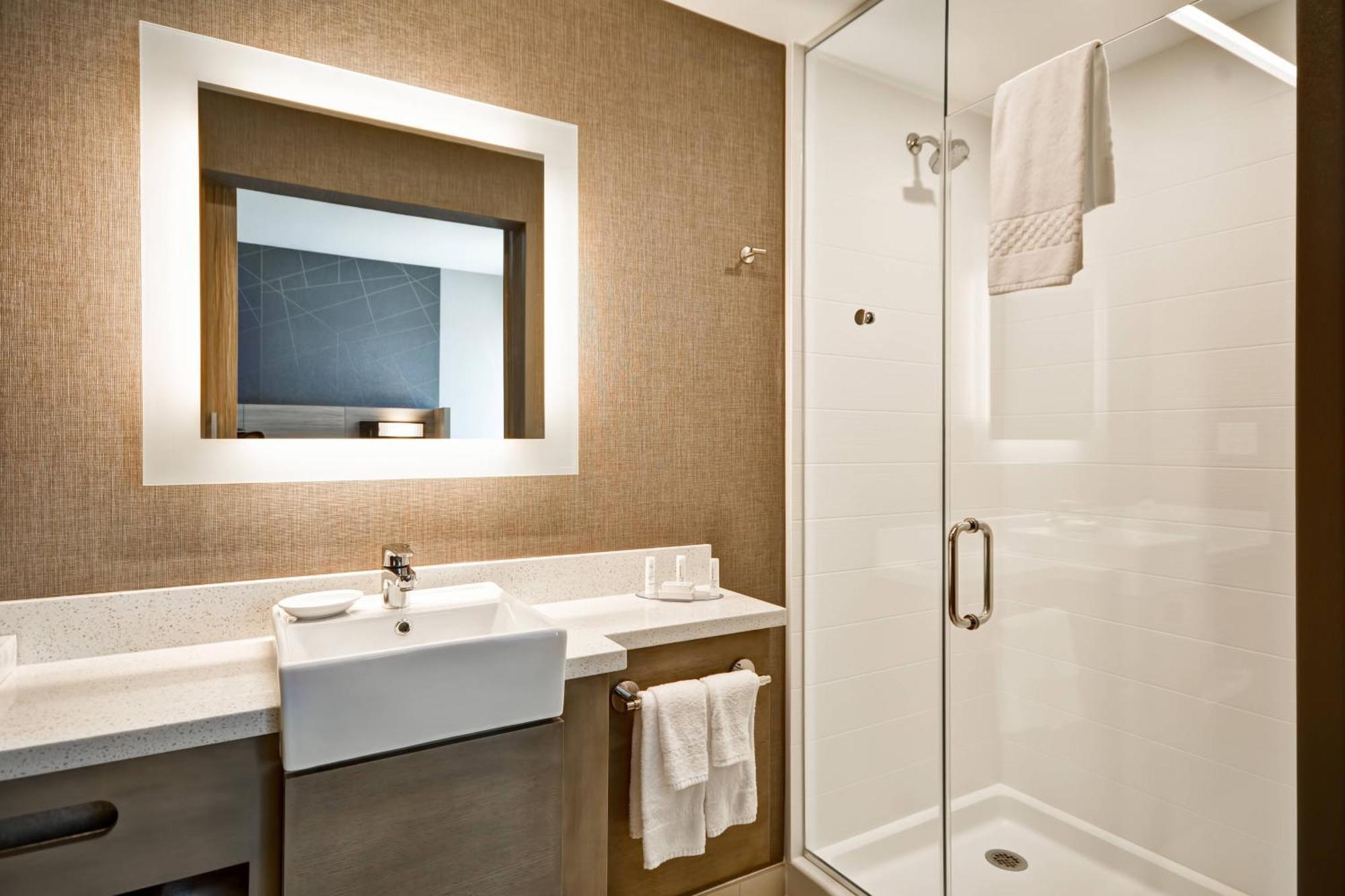 Springhill Suites By Marriott Cincinnati Блу Аш Екстериор снимка