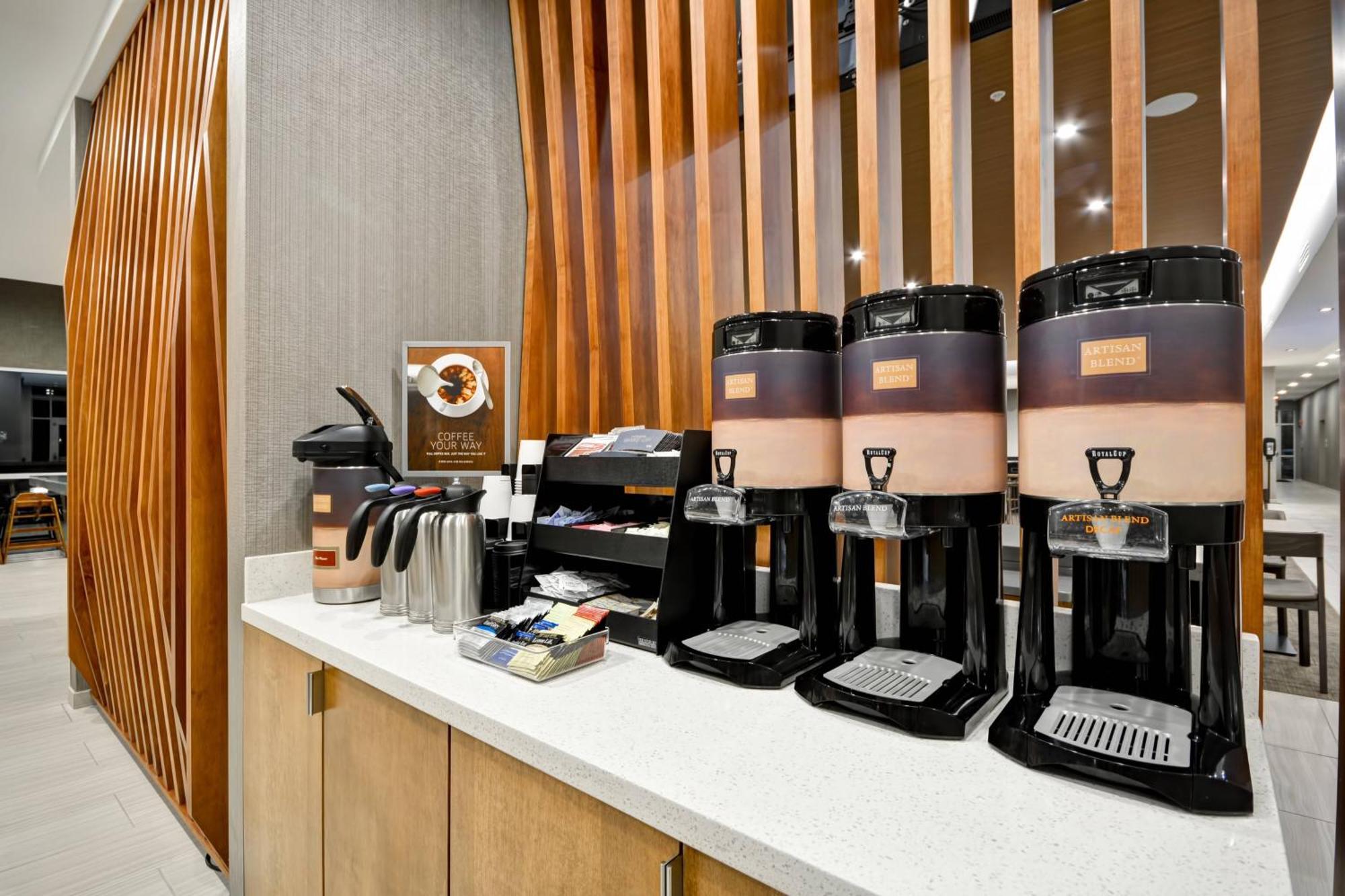 Springhill Suites By Marriott Cincinnati Блу Аш Екстериор снимка