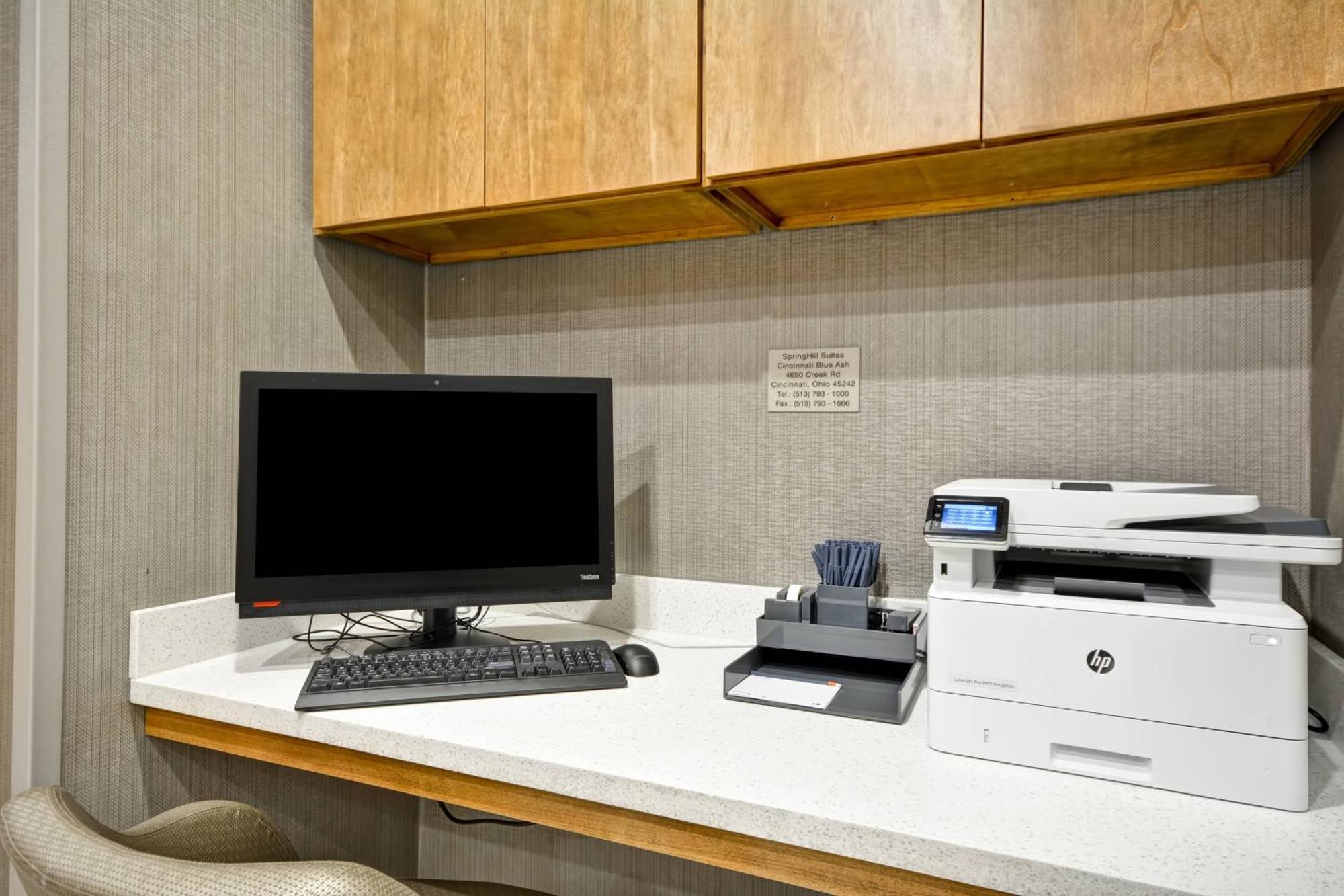 Springhill Suites By Marriott Cincinnati Блу Аш Екстериор снимка