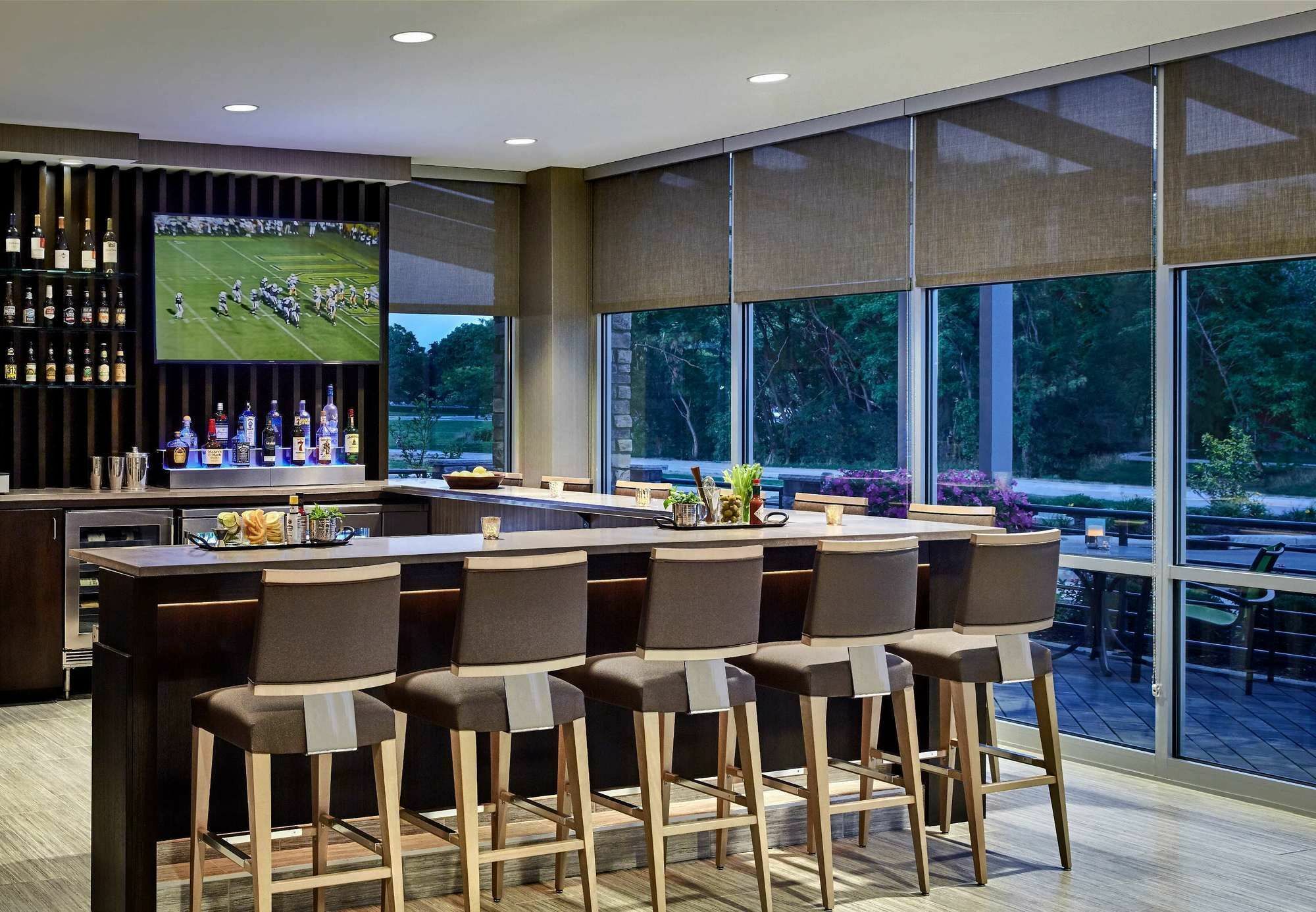 Springhill Suites By Marriott Cincinnati Блу Аш Екстериор снимка